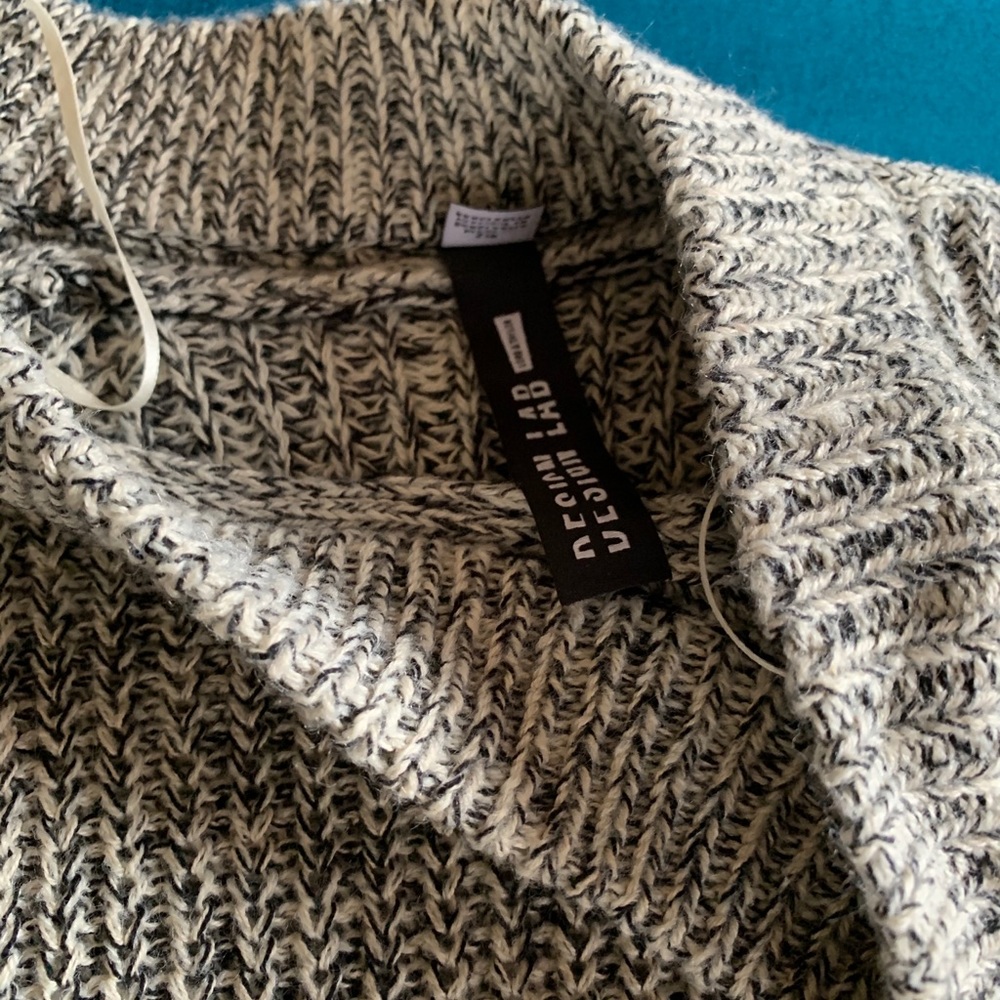 Design Lab Tunic - Picture 4 of 7